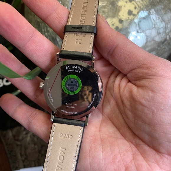 Authentic MOVADO MUSEUM 40 Stainless steel  leather watch - Picture 9 of 11